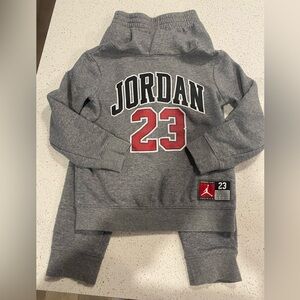 Jordan Nike Kids 2 piece set Sweatshirt and Pants size 6/7 Grey 23 Logo